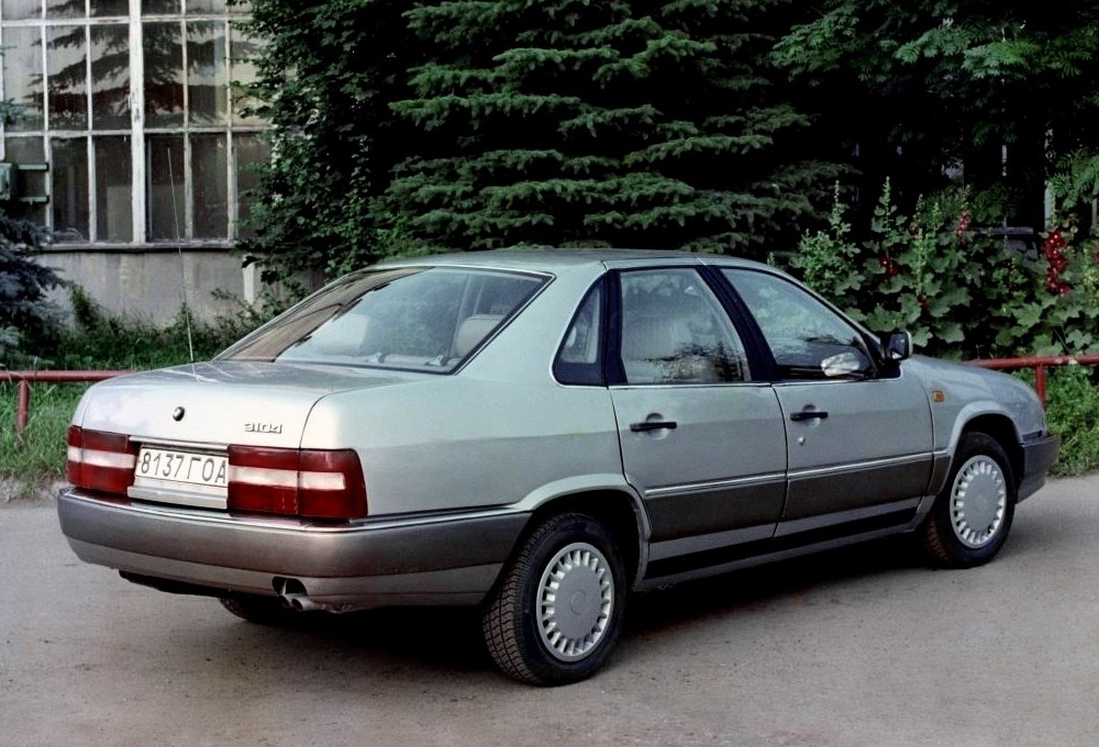 1989. GAZ 3104 Volga (Concept)