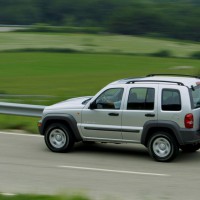 2002-2005. Jeep Cherokee (KJ)