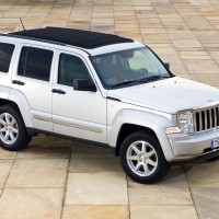 2007-2012. Jeep Cherokee Limited 3.7L (KK)