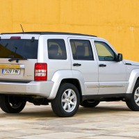 2007-2012. Jeep Cherokee Limited 3.7L (KK)