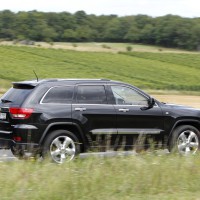 2011-2013. Jeep Grand Cherokee Overland Summit EU-spec (WK2)