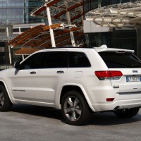 2013–н.в. Jeep Grand Cherokee Overland EU-spec (WK2)