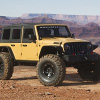 2013. Jeep Wrangler Sand Trooper II Concept (JK)