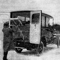 Санитарный-автомобиль-1913г