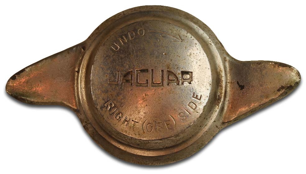 1938. Jaguar (wheel hubcap)
