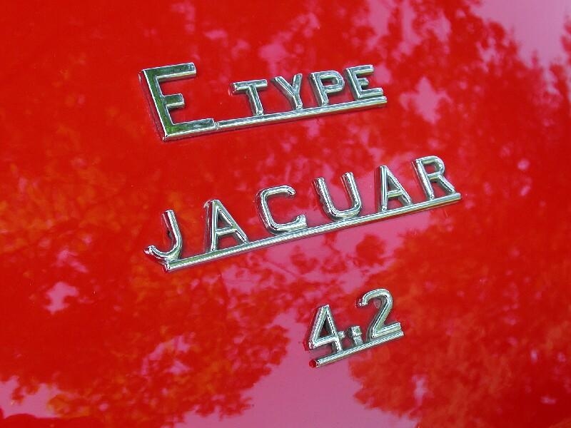 1967. Jaguar E-Type 4.2 Litre Series I (1961-1967 trunk emblem)