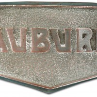 Auburn Boatail Speedster (1931 grill emblem)