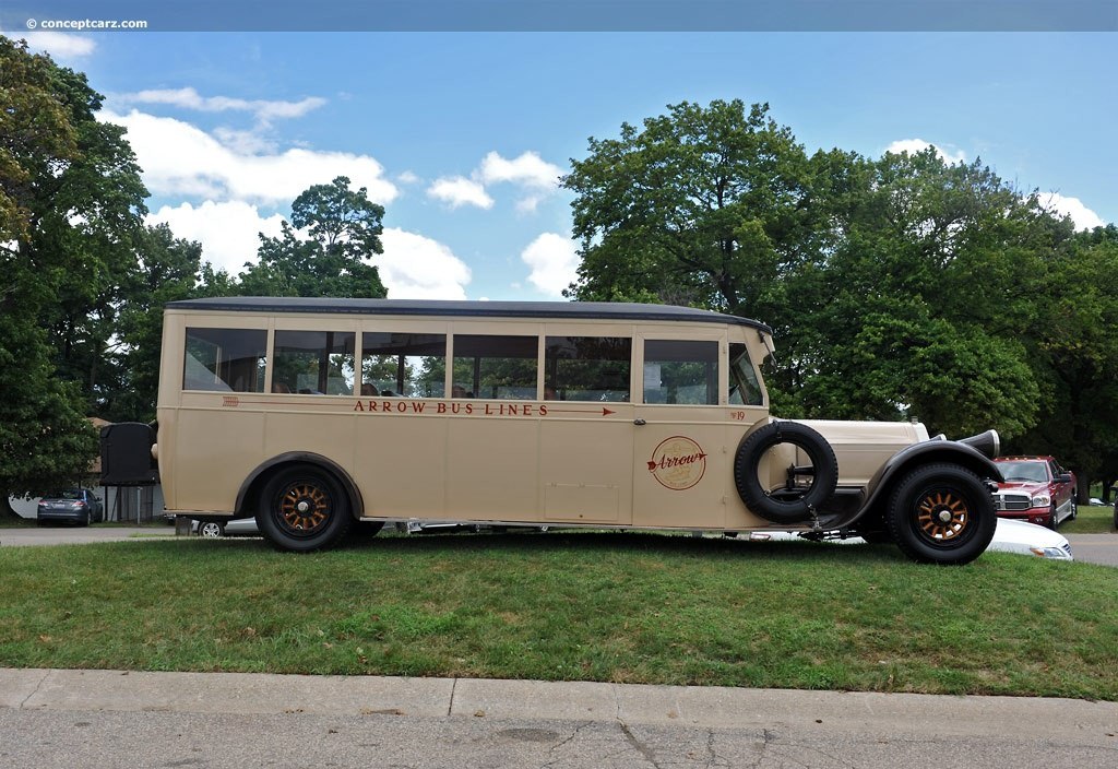 1919. Pierce-Arrow Intercity Coach
