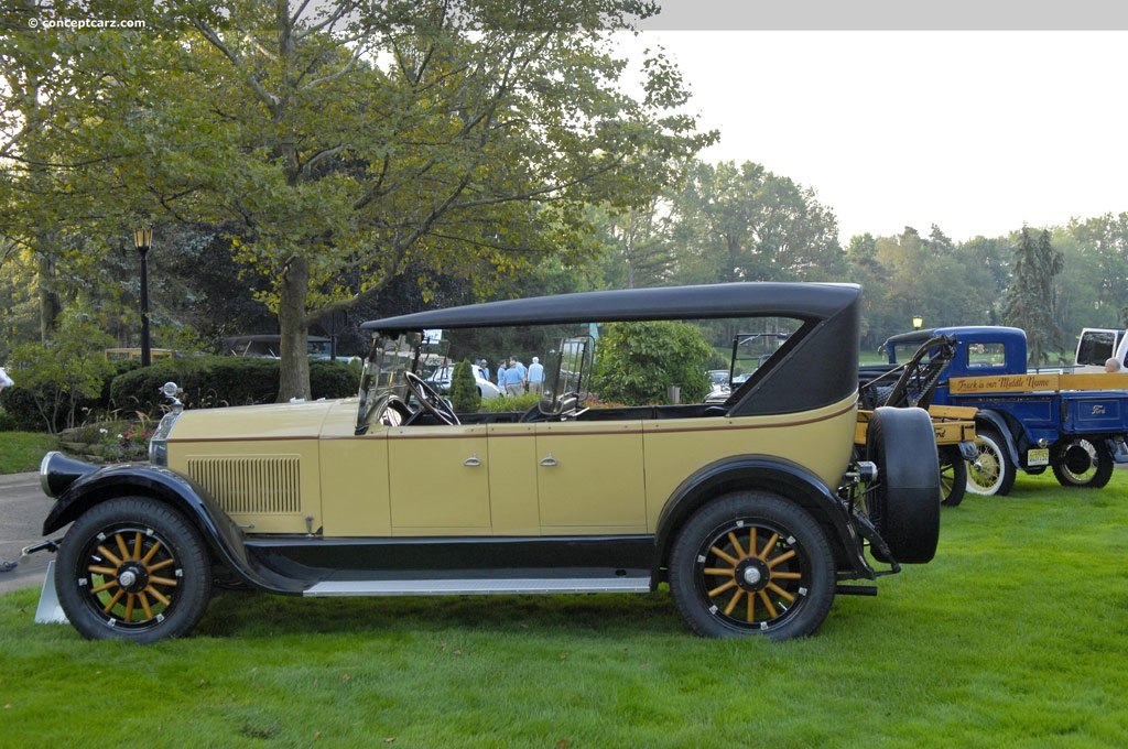 1925. Pierce-Arrow Model 80 7-passenger Touring