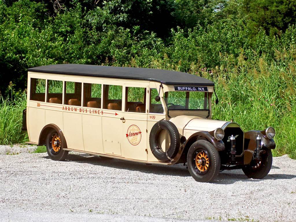 1919. Pierce-Arrow Intercity Coach