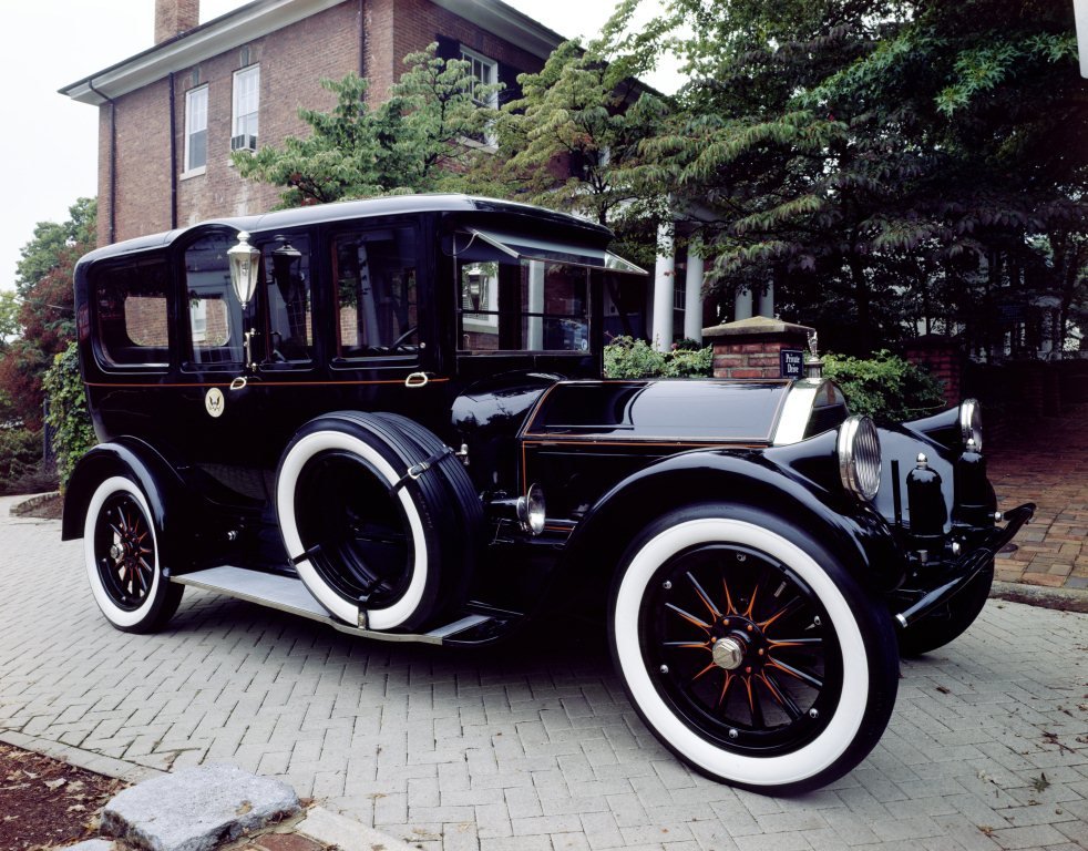 1919. Pierce-Arrow Model 51 Vestibule Suburban Presidential 