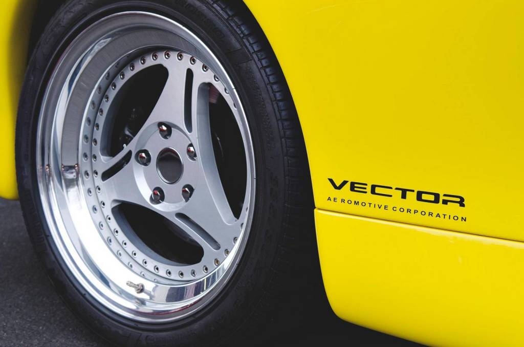1995-1999. Vector M12