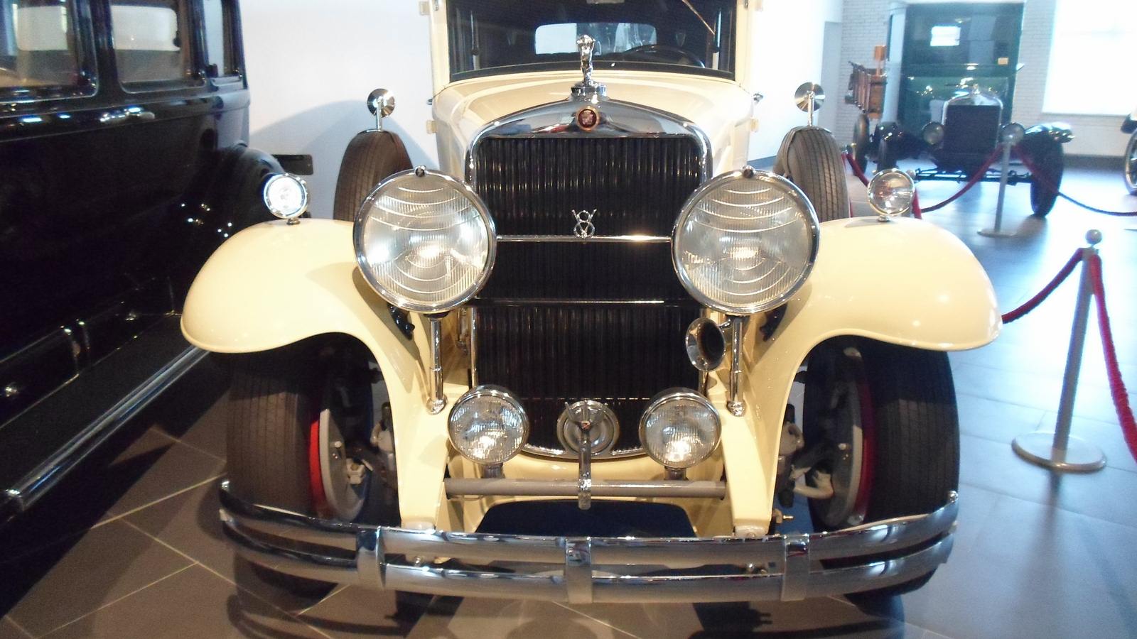 1929-1930. Cadillac 353